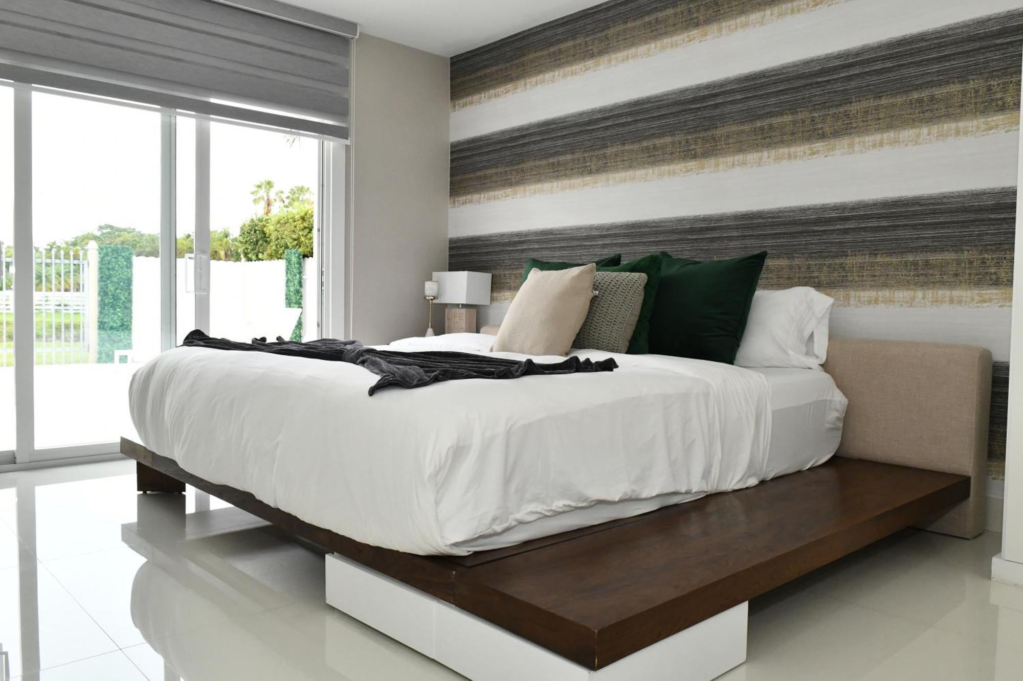 Сasa de vacaciones Luxurious With Bbq, Hot Tub, Heated Pool & Wifi - L36